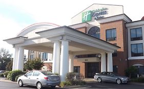 Holiday Inn Express & Suites Dyersburg By Ihg